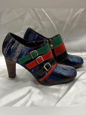Socoofy Multicolor Strappy High Heel - Green, Red, Black Accents